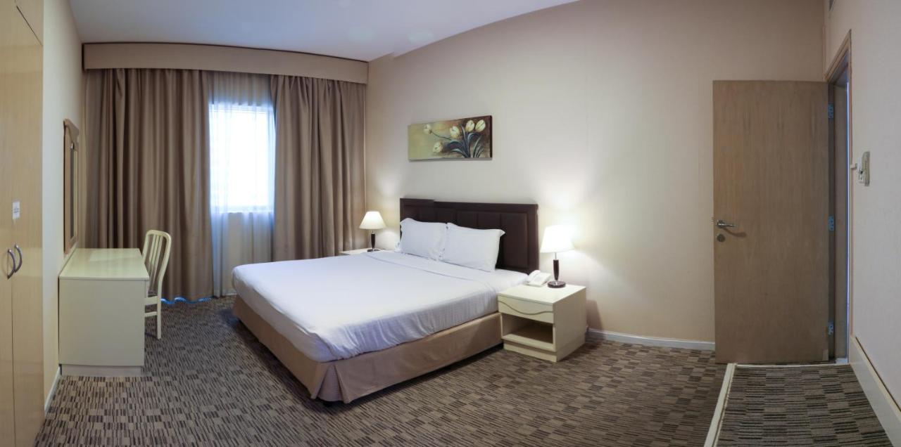 Wescott Pearl Hotel Apartments Dubai Exterior photo