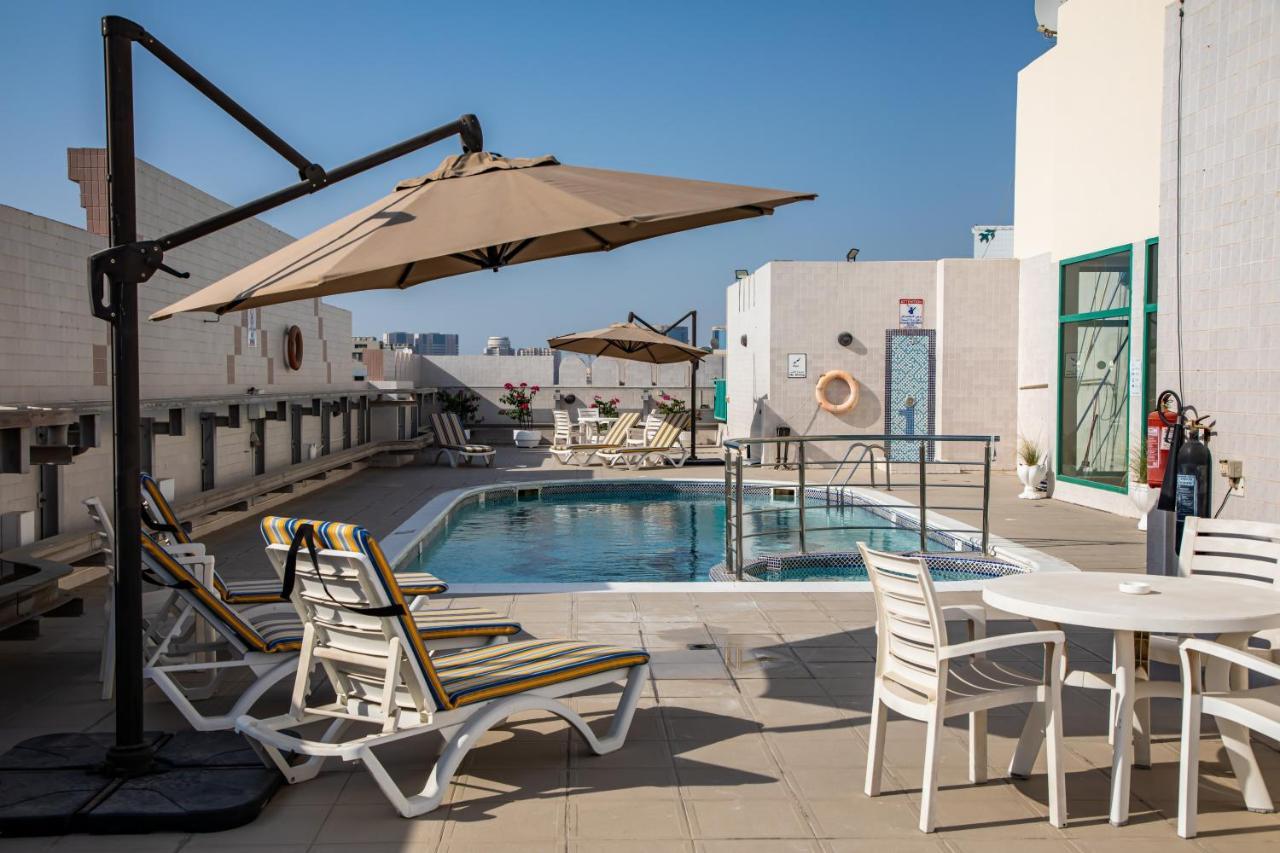 Wescott Pearl Hotel Apartments Dubai Exterior photo